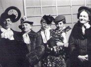 Otec svého syna - Salomena Blažková, Marie Marešová, Alena Bartoňová, Marie Blažková (Kršáková), Stanislav Filip